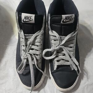 Nike Men's Black High-Top Sneakers